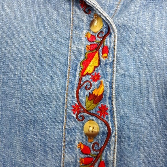 Style Studio Denim Shirt Women's Large GUC Fall Themed Embroidery Blue Denim Top - Picture 2 of 6